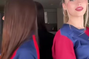 WTF！比达尔女友这核心力量太猛，简直是足球明星女友圈天花板