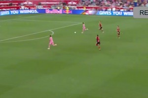 门将：我尽力了！梅西这球，放慢0.5倍才能看到有多逆天！