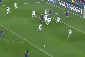 这草皮质量不错啊！名场面：一连串假动作让对手身处滑雪场！