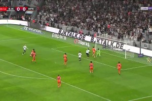 亚伯拉罕在土超的这脚补射，把自己都整笑了…