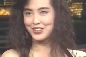 还能这样啊！王祖贤：13岁前我是单眼皮，打篮球后变双眼皮了