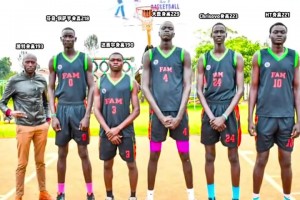 王楚淇直播破防怒骂B费：看人啊你，你老盯着球干啥，你要盯人啊