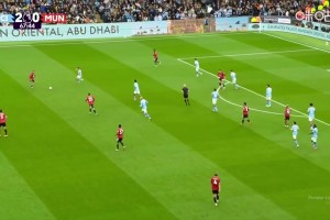 大魔王双响！曼联中场传球配合失误！哈兰德超级单刀推射死角破门