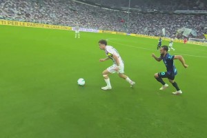 裁判视角再看伊尔迪兹破门：恰20失位，索默反应不及，巴雷拉无奈