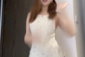 辽宁啦啦队蛋卷姐姐直播时涉嫌违规被警告，生气的样子好可爱