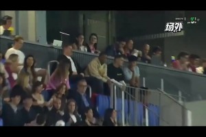 女主持：梅西会参加下一届世界杯吗？贝克汉姆：我希望如此~