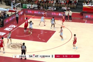 这个真无解！当张子宇在三秒区接到球，对手只能望球兴叹了