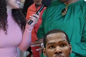 洗浴缸还是？杜兰特妈妈曾爆猛料：KD其实很会打扫浴室