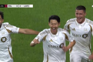 纯纯降维打击！孙兴慜远射世界波，16分钟就已双响破门