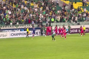 换个角度看看国安与河内球员场边冲突