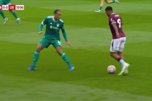 预判太强了！范迪克教你1v1怎么防守？