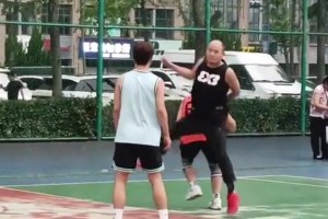 姚明与王治郅心中最难以忘怀的比赛！后续采访都超级遗憾！