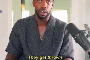 正面交火！贝弗利破防回应特雷-杨：每个看到你的人都会被解雇！