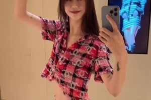 孙悦糊涂啊！孙悦前妻陈露穿露脐装跳舞 身材还是那么顶啊~