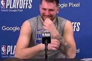 名场面！采访突现不可描述声音东契奇脸通红：希望不是直播…