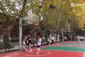 假如你是科比，关键球你会给詹姆斯还是杜兰特？