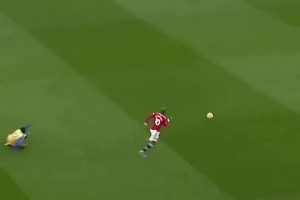 反击只需三脚传递！现在的曼联，还能踢出这样的进攻吗？