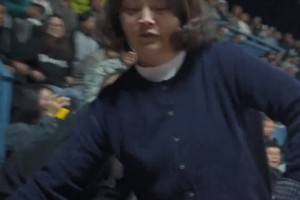 “发飙”发飙！实拍：法比奥点射扳平海港，工体唱响WakaWaka