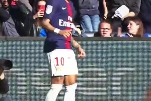 这是我的招牌动作！当古伊里用内马尔的动作过内马尔！