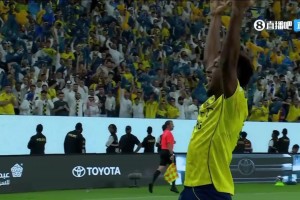 对手回传送礼！科曼冲刺奔袭卧射破门！胜利2-0再下一城！