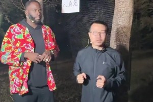 笑死！徐静雨八角笼“大战”追梦，迅速服软送上果篮