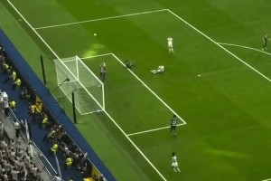 维尼修斯边路爆趟妙传姆巴佩，姆总错失良机倒头就睡