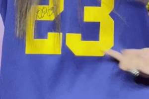 真的敢说！库里妻子阿耶莎之前曾在节目里透露：他很喜欢我的脚