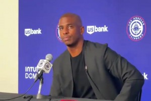 保罗：哈登是那种喜欢泡在训练馆的球员！我和他还有未竟的事业！