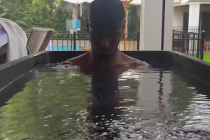 这水是到底有多冰？亚历山大都冻成这样子了