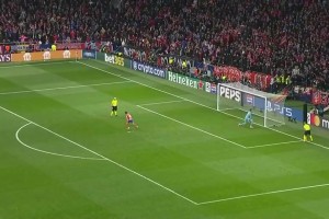 马德里德比点球争议！阿尔瓦雷斯这一滑代价太大