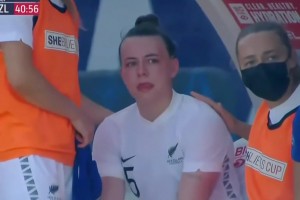 史上唯一的完美乌龙帽子戏法，新西兰女足往自家门里连进三球