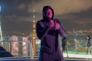 认不出了！约翰-沃尔中国行在东方明珠边上尬舞：跳的最好一次了