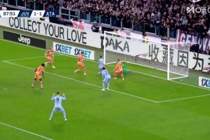 错失绝杀！麦肯尼近距离打门太正，直接被门将没收！