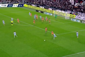 尤文1-1扳平亚特兰大！科索努解围失误，卡巴尔门前推射破门！