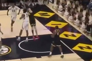 杨毅：06年韦德确实有裁判给哨，但那些中距离都是用实力投进的