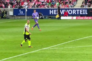 中场大师的惺惺相惜莫德里奇和德布劳内的比赛看一场少一场~