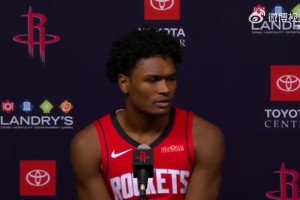 阿门：我虽然还达不到库里那种超远射程，但投射范围确实扩大很多