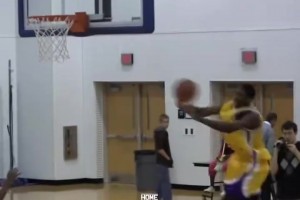 这身体天赋是真明显啊！恩比德初到美国时的打球视频！