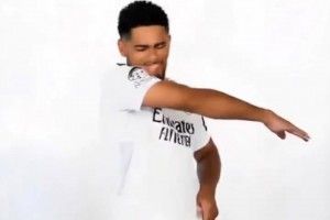 卡里乌斯老婆晒出化妆视频，这身材不得不承认真的是天花板