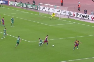 当年被梅西这一幕惊呆！连过2人2次，真·犯罪现场