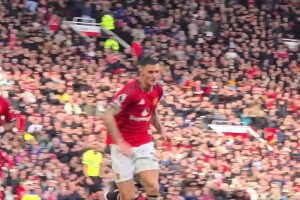 现场实拍！舍什科进球后挥拳庆祝