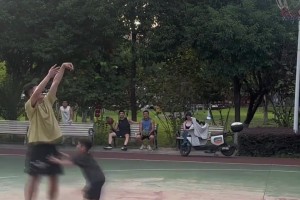 库里首秀惊艳！勇士大胜湖人，文森特给人惊喜！