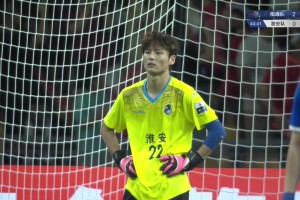 左脚扣右脚打！南通球员一脚不讲理世界波助球队先下一城！