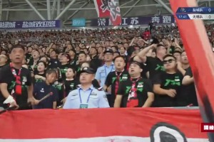 怒赞！苏超盐城队马宇连续变向过人，央视解说惊呼：有点像牛尾巴