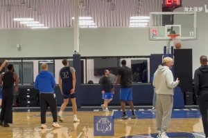 香波特：华子现在已经能打哈登式的篮球了，他需要精进背身！