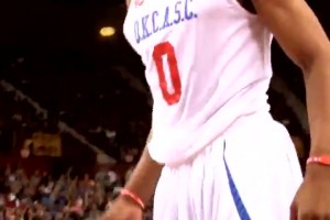 太有观赏性了！2011年威少参加杜兰特的慈善赛，全程天上飞