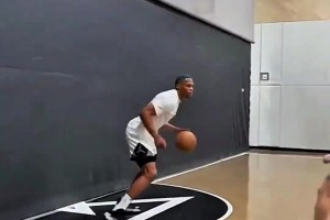 大史：杜兰特首秀和申京的化学反应太好了 这下更期待常规赛了~