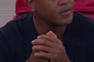 可恶！旺达又出来大秀身材啦，为啥这么多媒体找她拍照