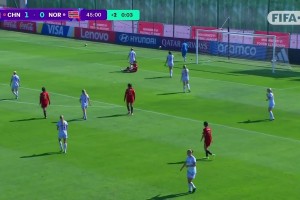 周欣怡点射破门！U17中国女足半场2-0领先挪威