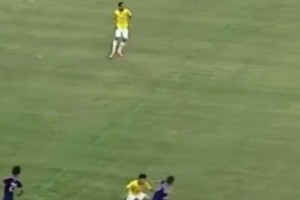 用脚下技术戏耍巴西的亚洲人